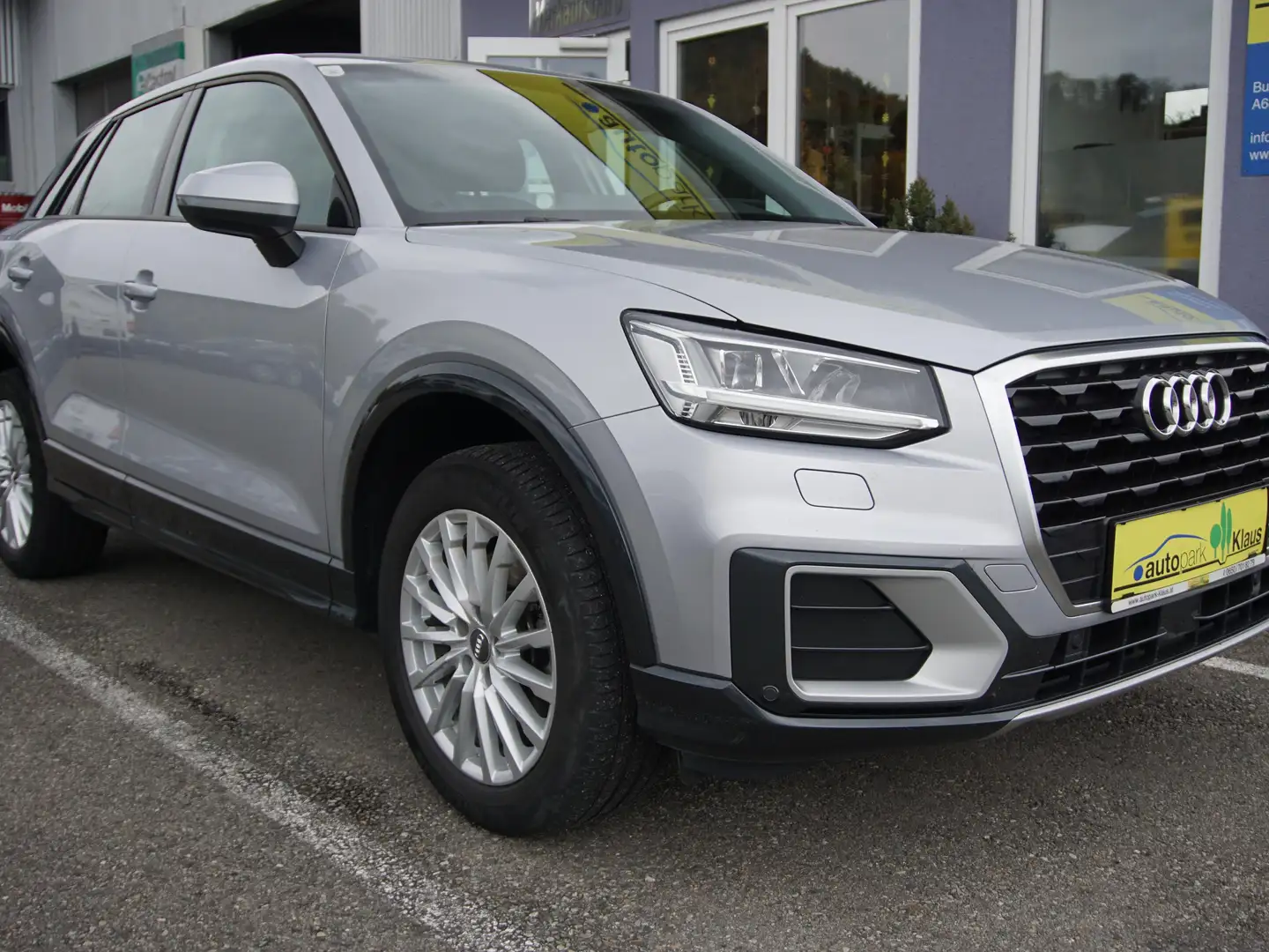 Audi Q2 design Gris - 1