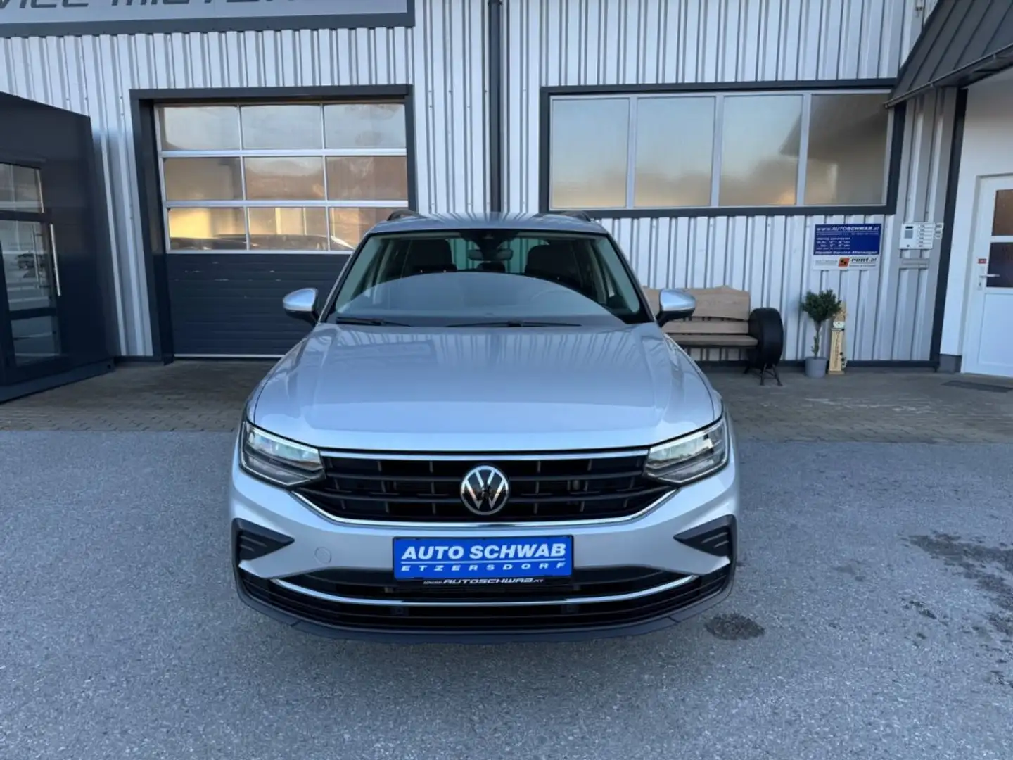 Volkswagen Tiguan Life 4-Motion DSG Grau - 2