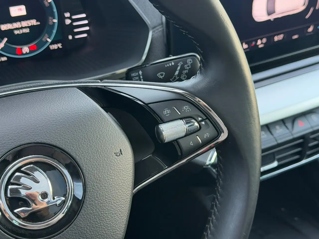 Skoda Octavia Combi First Edition*PANO*TEMP*ELEKTRSITZ, миниатюра 25