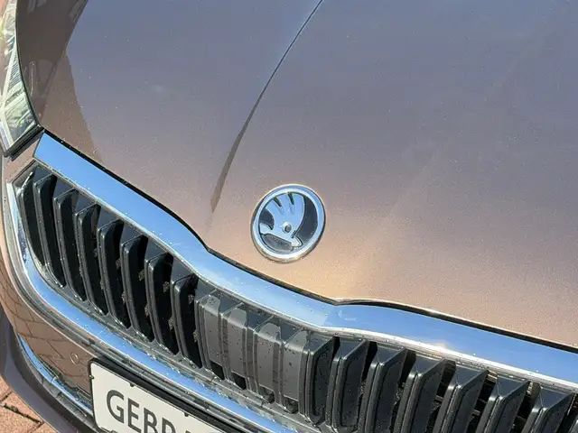 Skoda Octavia view 3