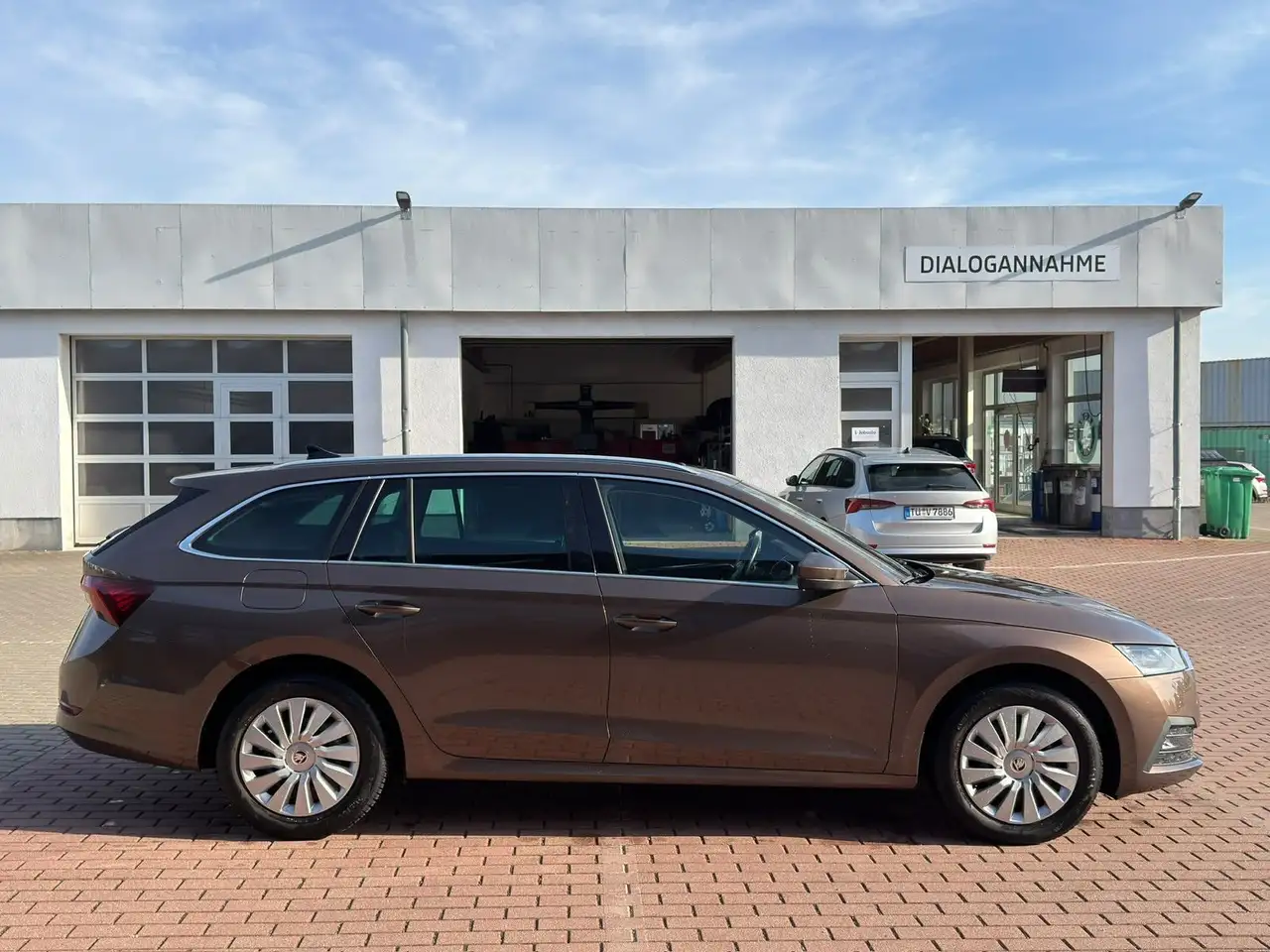 Skoda Octavia Combi First Edition*PANO*TEMP*ELEKTRSITZ, миниатюра 10