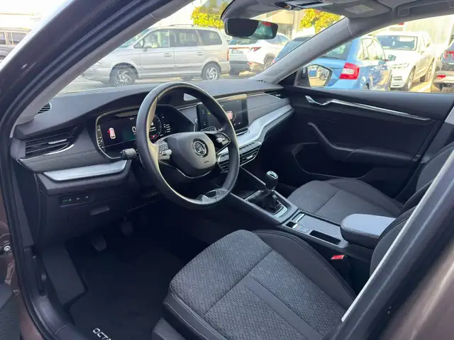 Skoda Octavia view 16