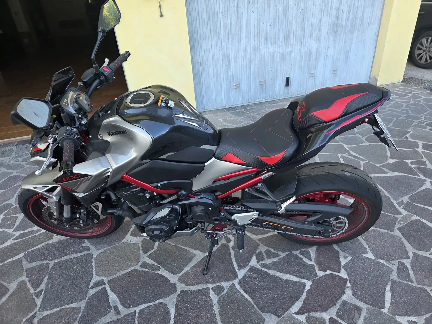 Kawasaki Z 900 base Grigio - 2