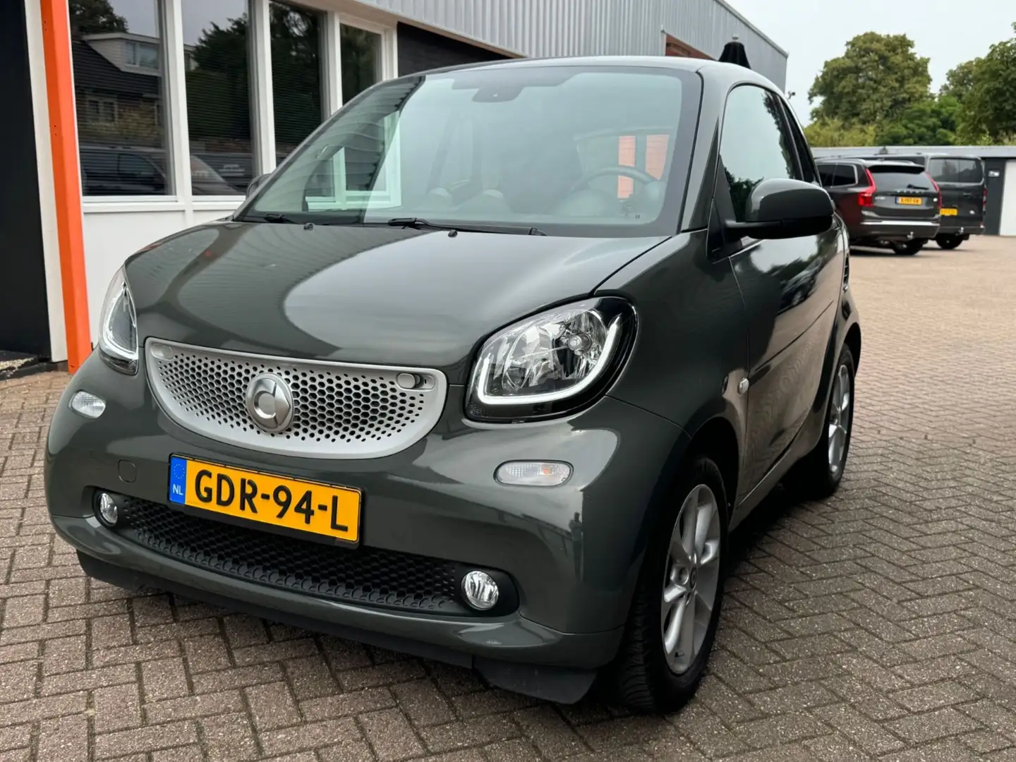 smart forTwo forTwo 1.0 Proxy Grijs - 1