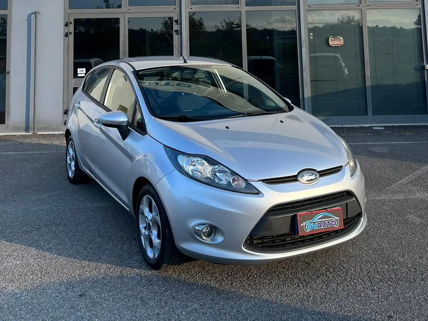 Ford Fiesta Fiesta VI 2008 5p 1.4 16v Titanium c/esp Gpl E5 Argento - 1