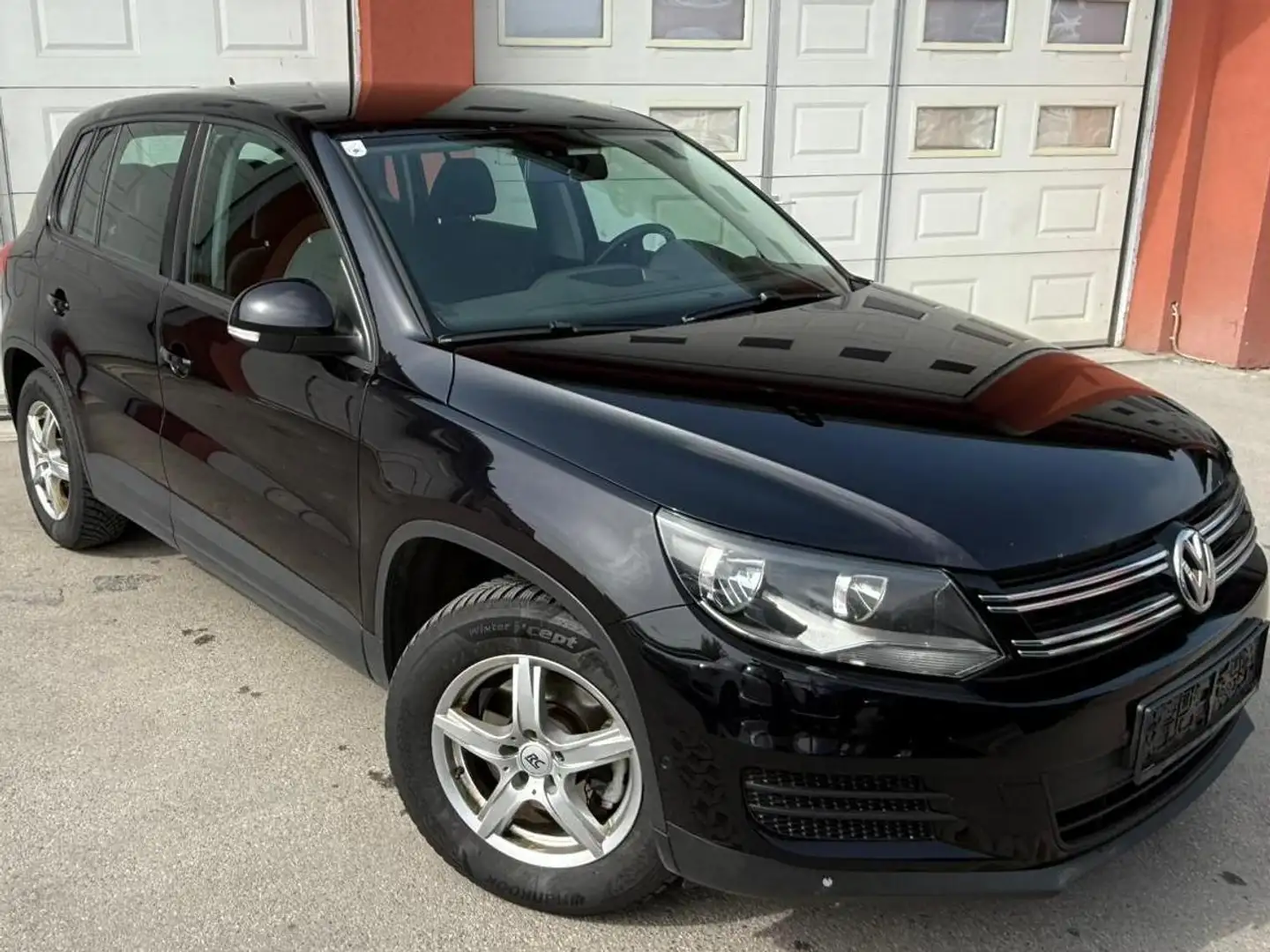 Volkswagen Tiguan 2,0 TDI Trend&Fun BMT DPF *Pickerl NEU* Schwarz - 2