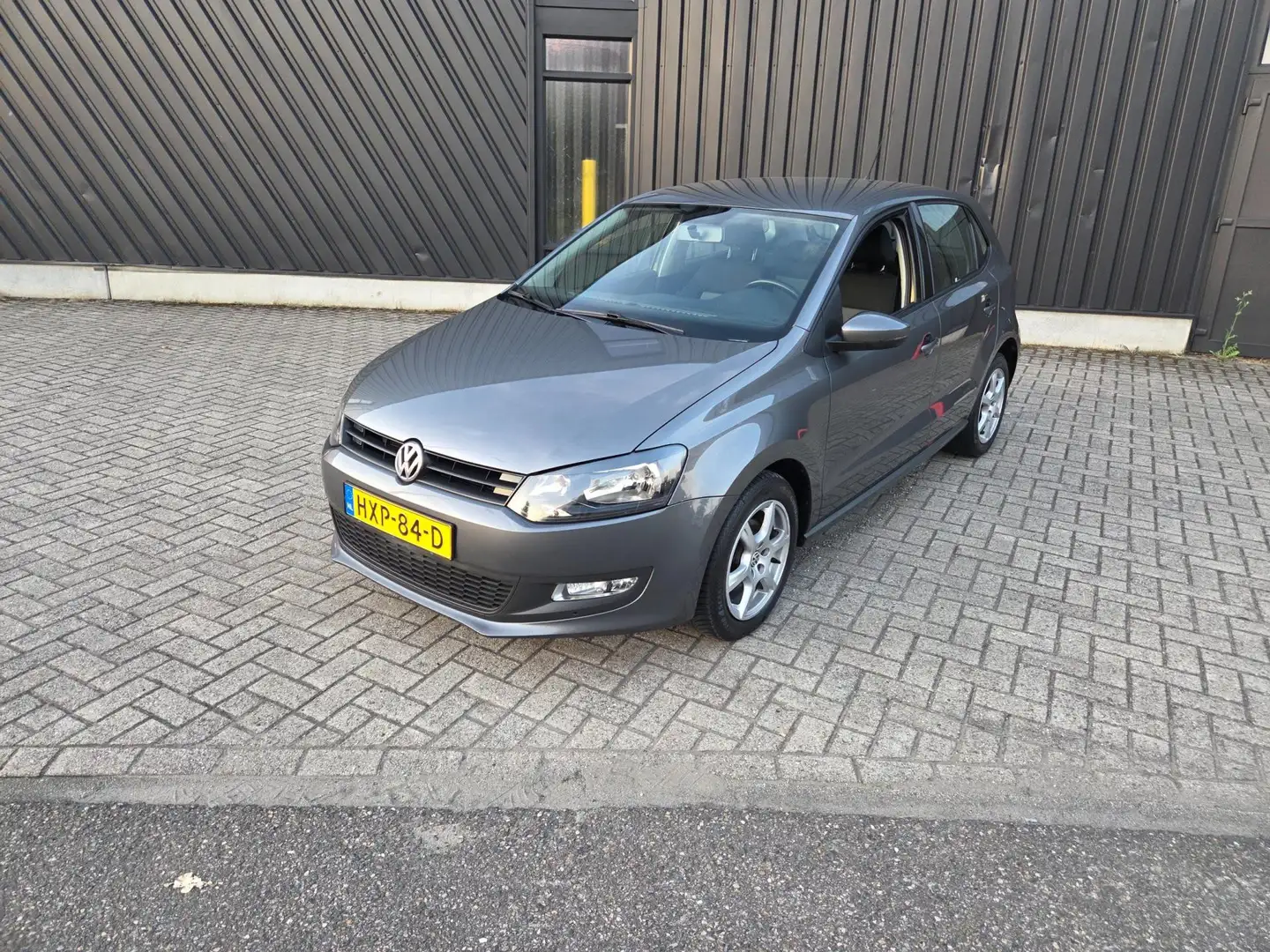 Volkswagen Polo 1.2 TSI Trendline Grijs - 1