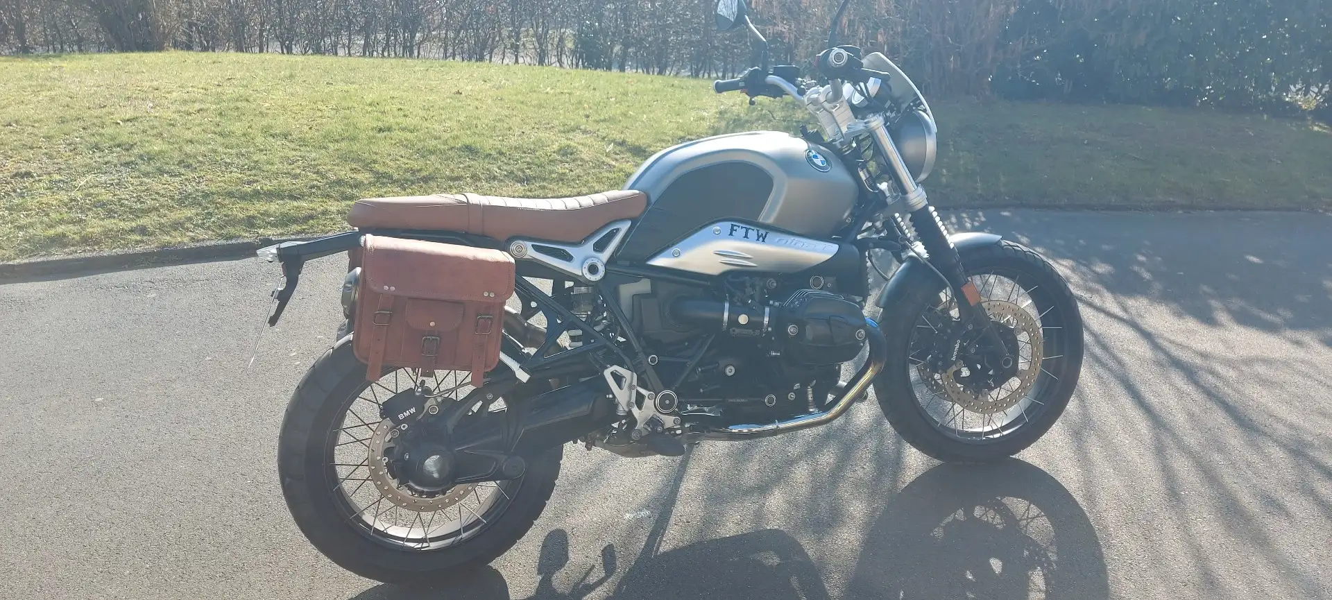 BMW R nineT Scrambler Argintiu - 2