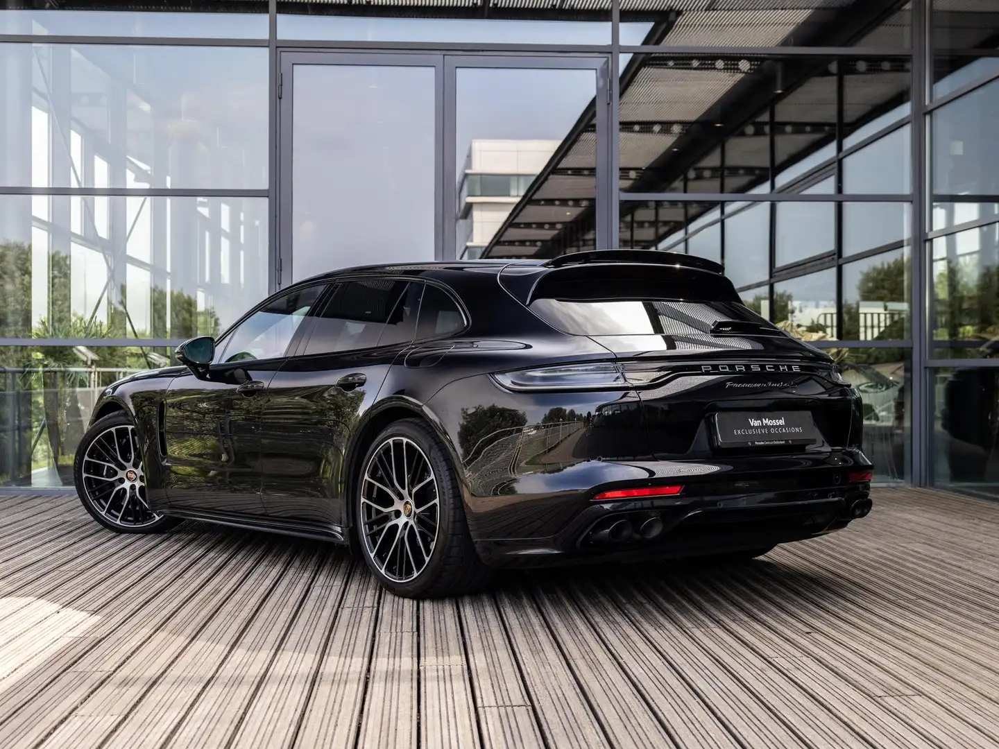 Porsche Panamera Sport Turismo 4.0 Turbo S E-Hybrid | SPORT DESIGN Schwarz - 2