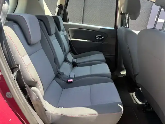 Renault Scenic view 12