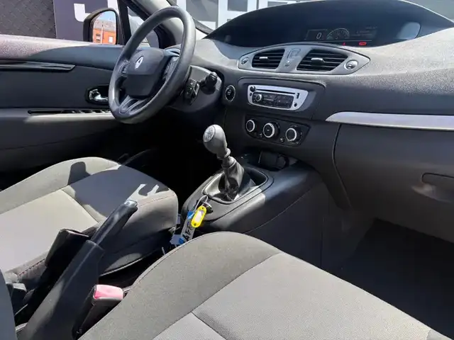 Renault Scenic view 10