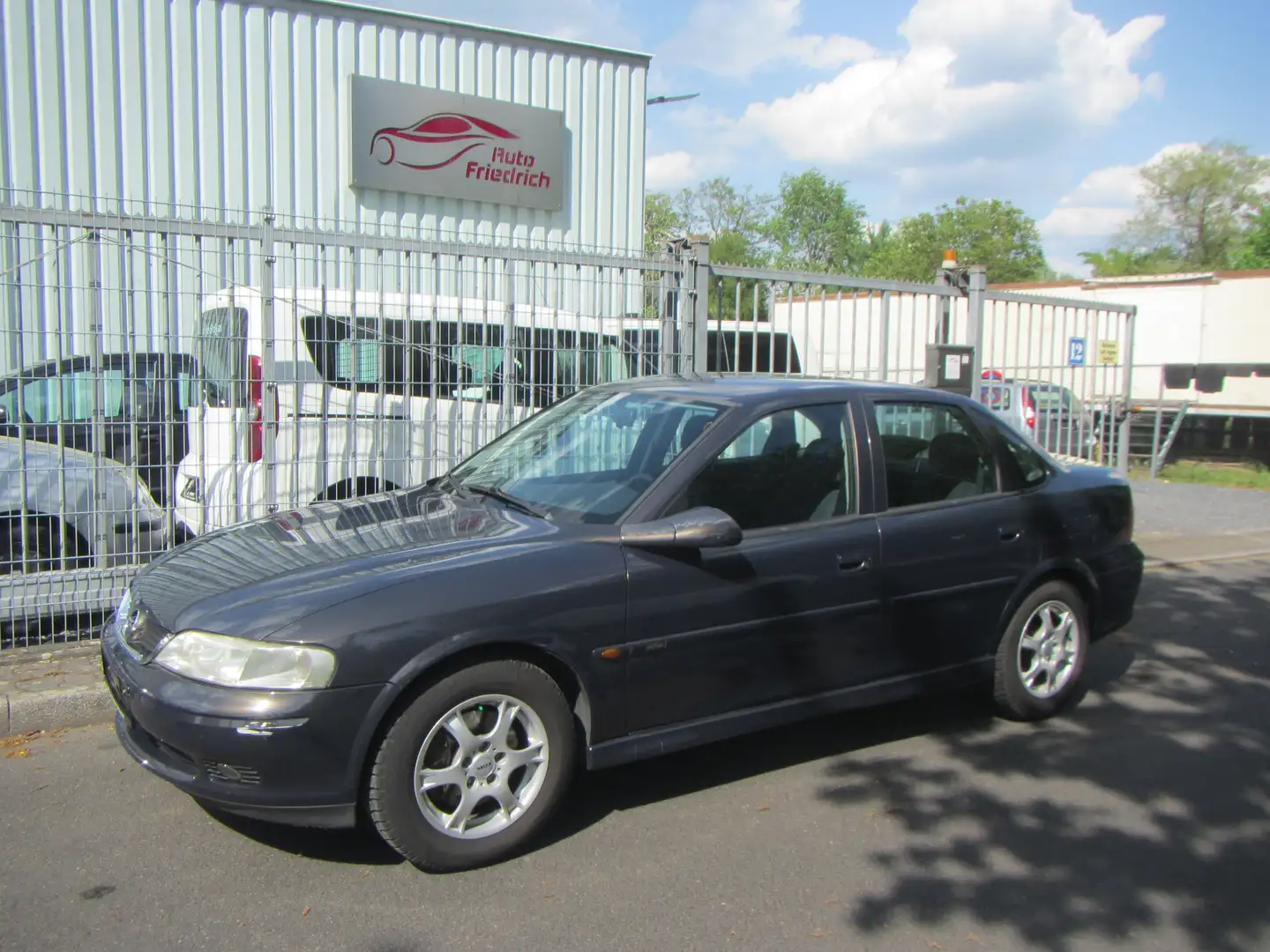 Opel Vectra 2.0 Edition 2000 AUTOMATIK Grey - 1