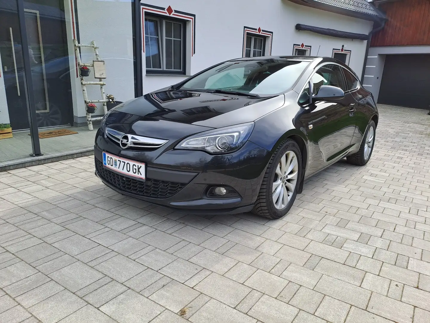 Opel Astra GTC 1,4 Turbo Ecotec Sport Start/Stop Flotte Schwarz - 1