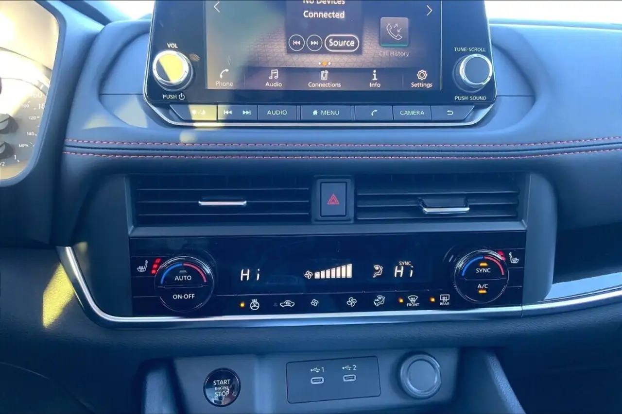 Nissan Rogue снимка Nissan Rogue
