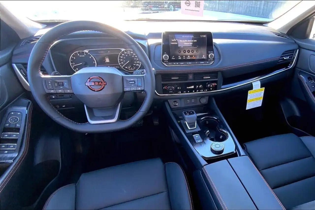 Nissan Rogue снимка Nissan Rogue