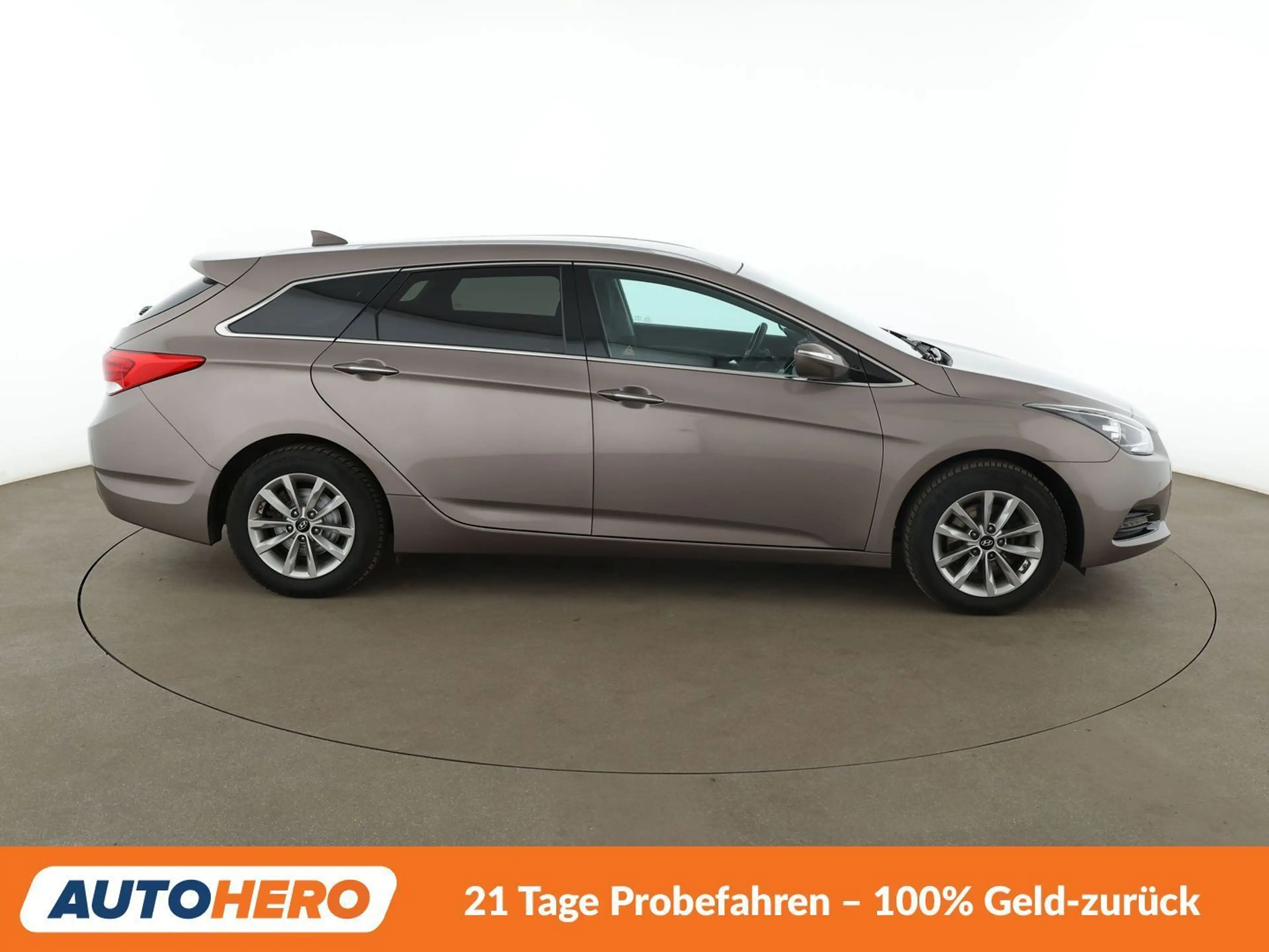 Hyundai i40 1.6 CRDi Space Aut.*TEMP*CAM*PDC*SHZ*ALU*KLIMA* — photo 7