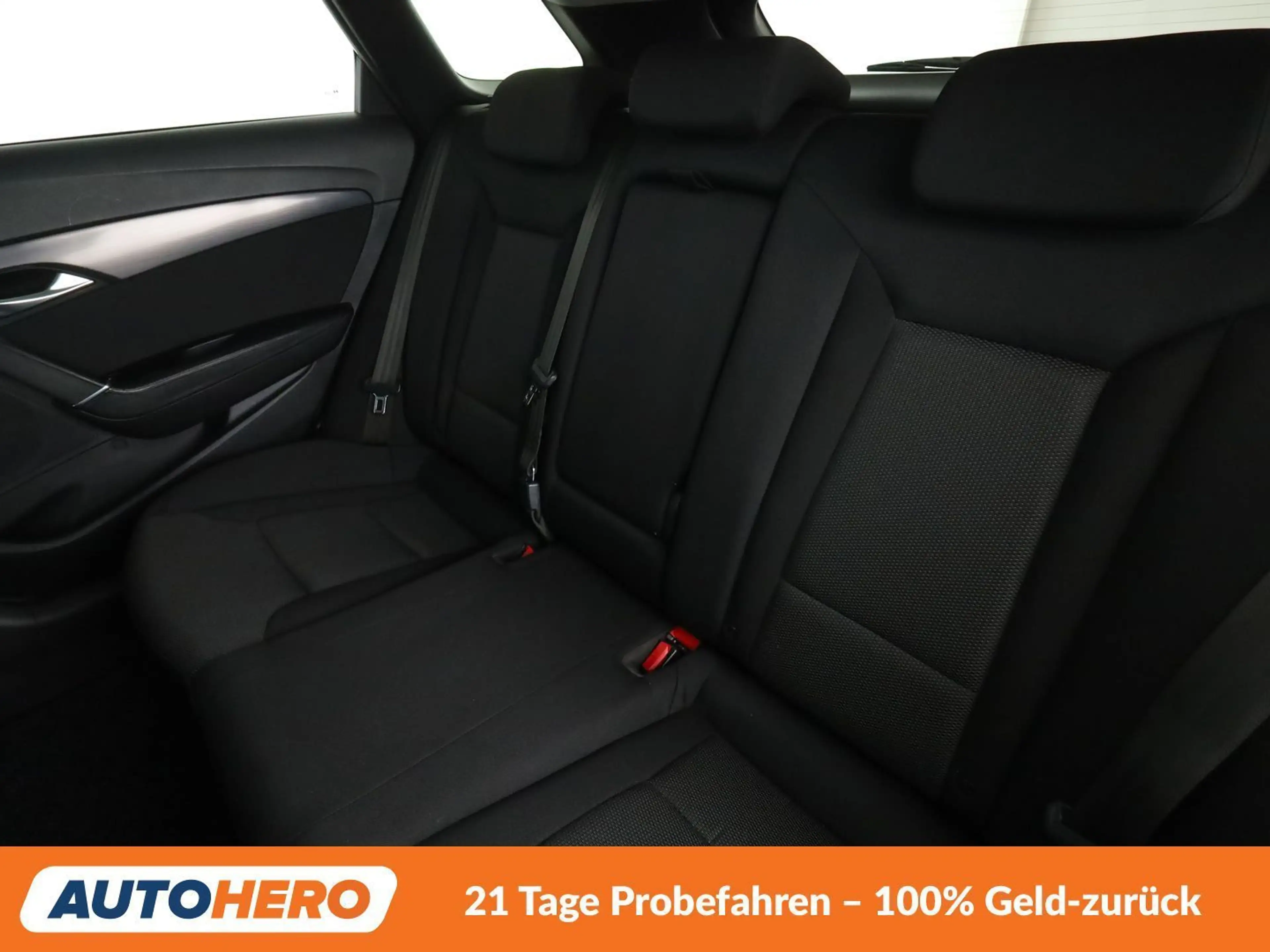 Hyundai i40 1.6 CRDi Space Aut.*TEMP*CAM*PDC*SHZ*ALU*KLIMA* — photo 14