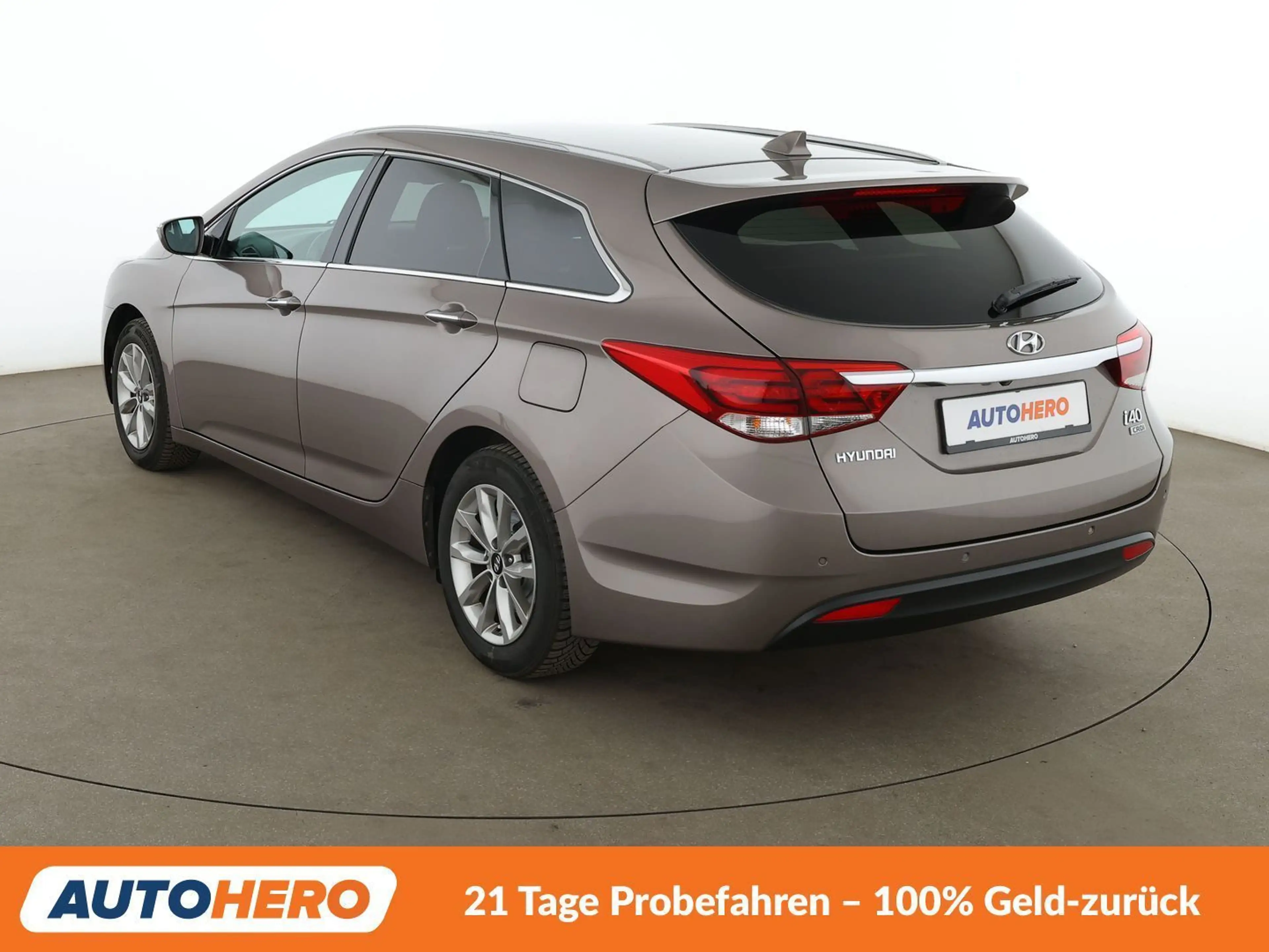 Hyundai i40 1.6 CRDi Space Aut.*TEMP*CAM*PDC*SHZ*ALU*KLIMA* — photo 4