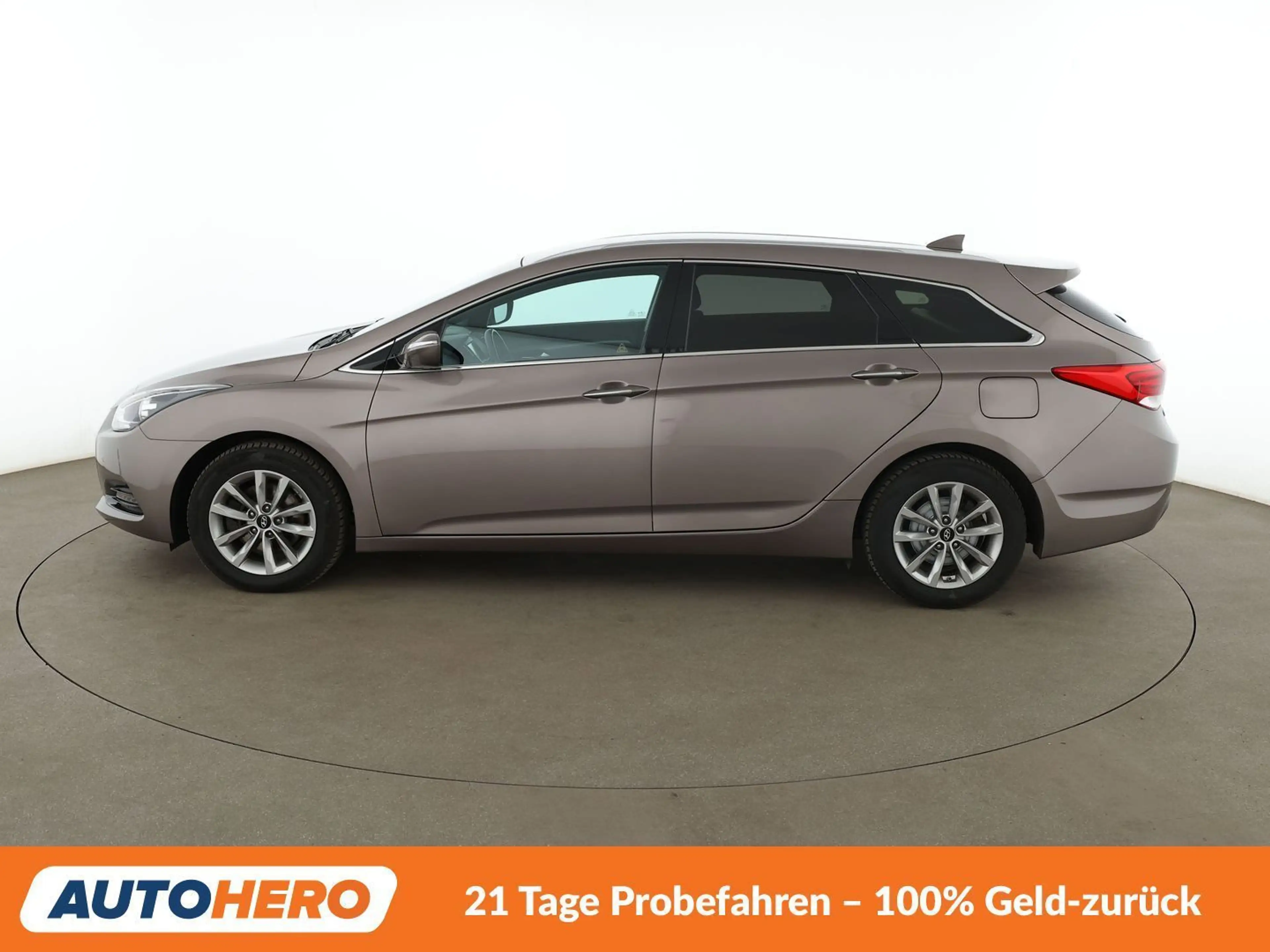 Hyundai i40 1.6 CRDi Space Aut.*TEMP*CAM*PDC*SHZ*ALU*KLIMA* — photo 3