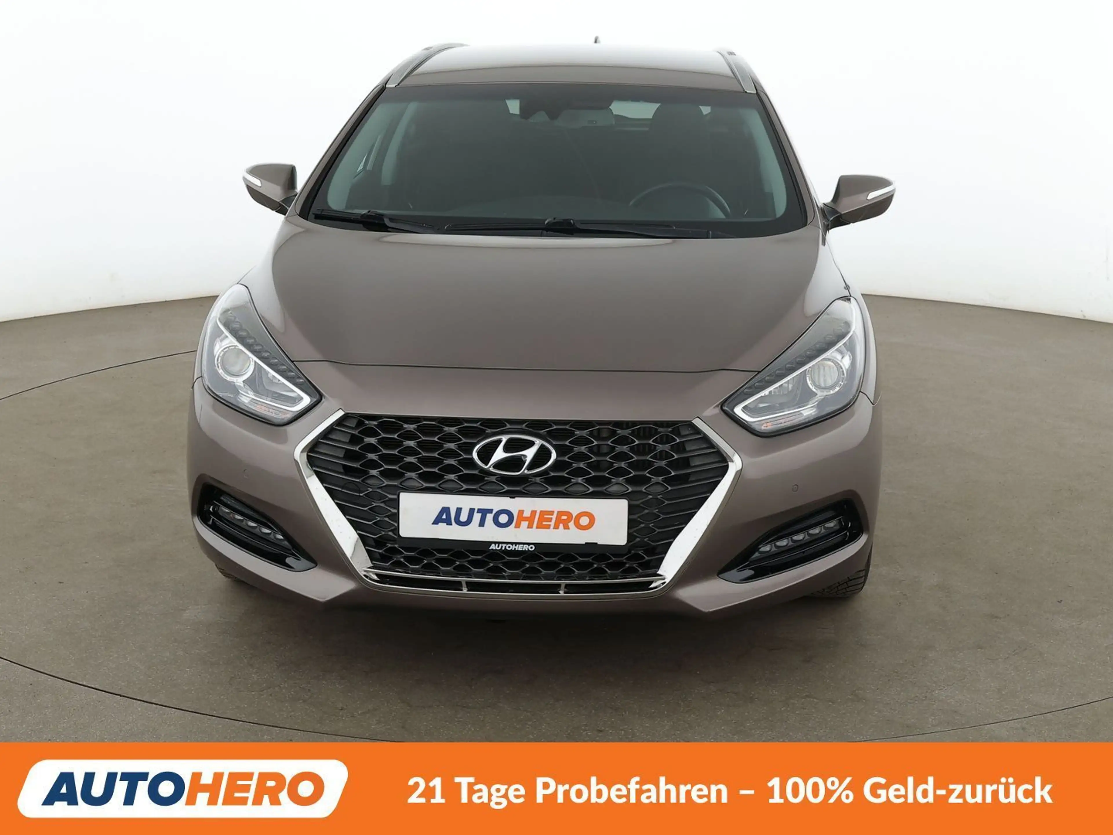 Hyundai i40 1.6 CRDi Space Aut.*TEMP*CAM*PDC*SHZ*ALU*KLIMA* — photo 9