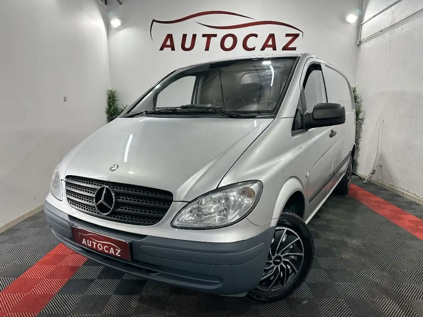 Mercedes-Benz Vito FOURGON 109 CDI *TVA RECUPERABLE Gris - 1