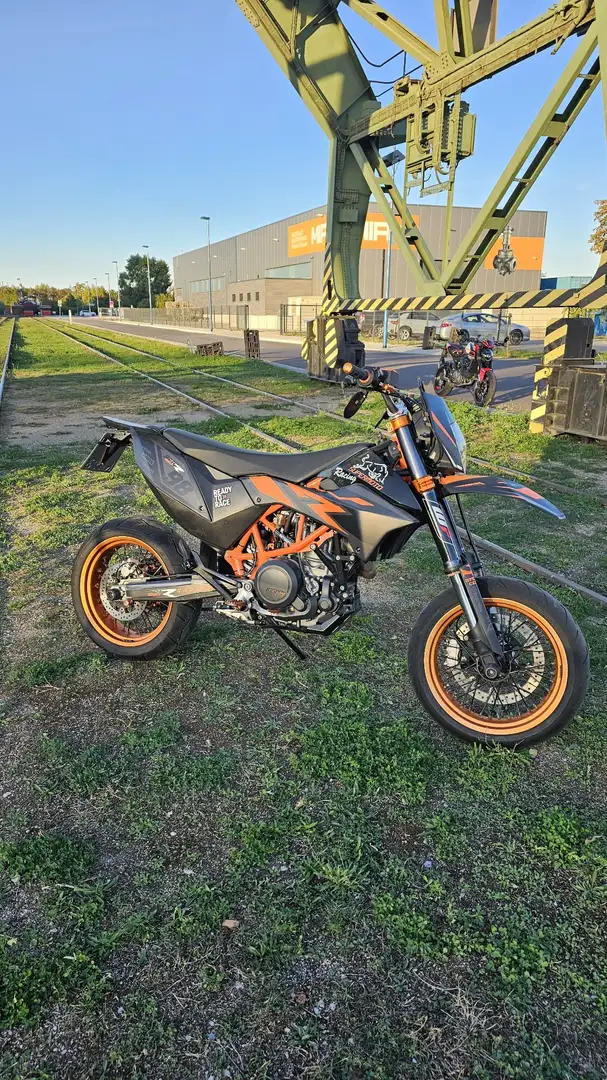 KTM 690 SMC R Zwart - 2