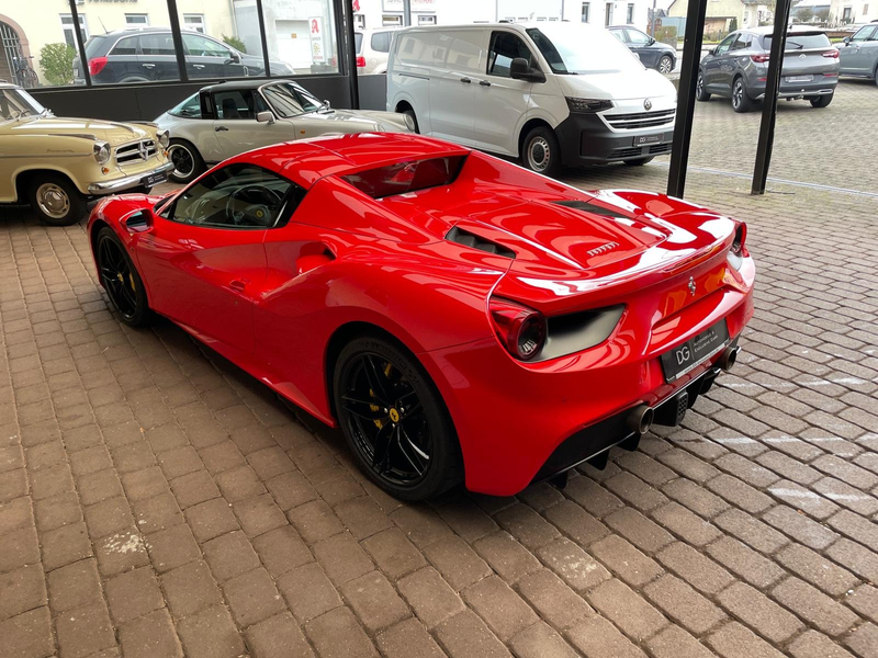 Ferrari 488 Spider Racing-Seats / Titan — photo 11