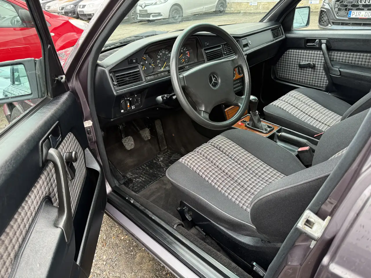 Mercedes-Benz 190 E 1.8, foto 8
