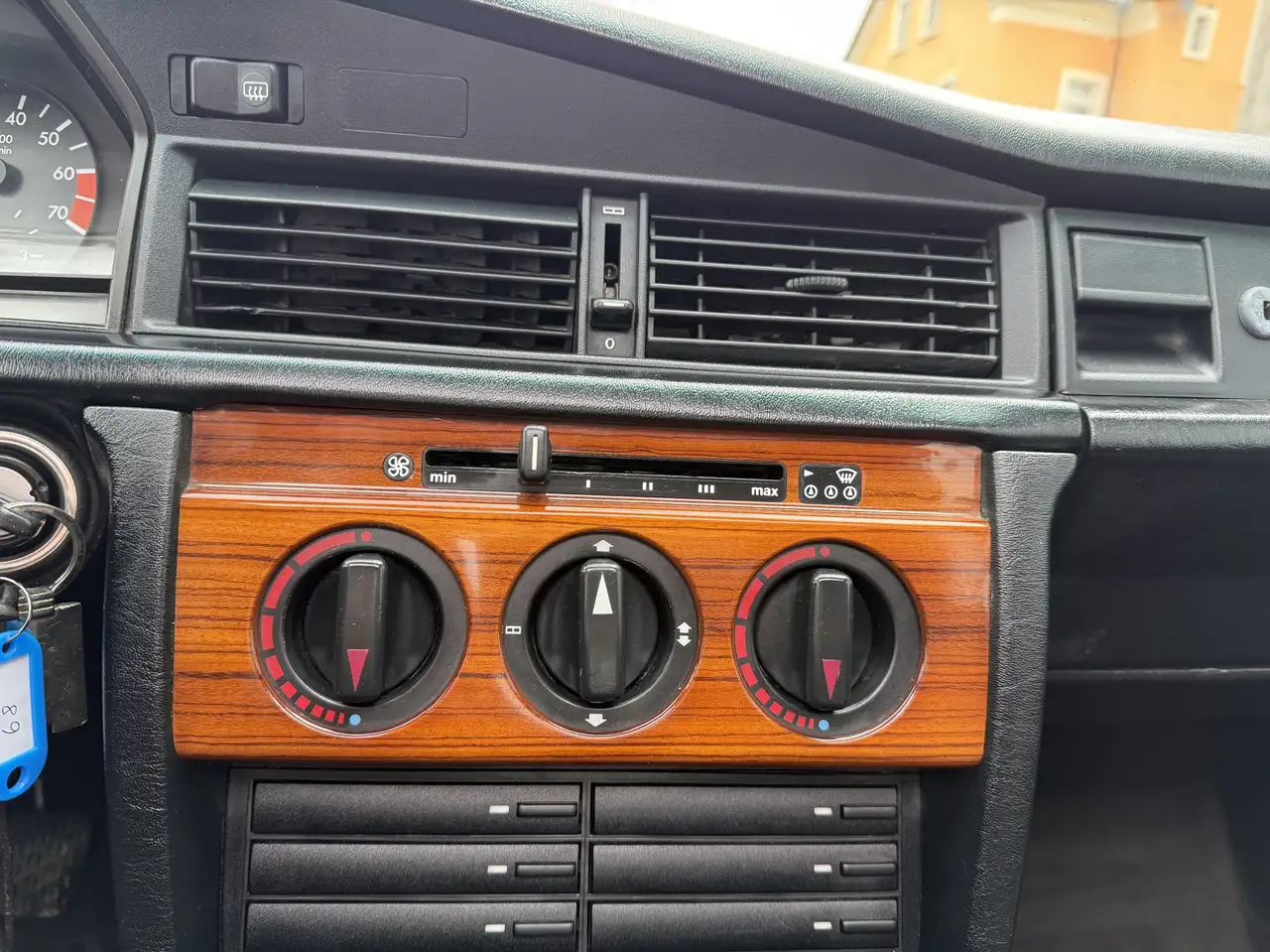 Mercedes-Benz 190 E 1.8, foto 12