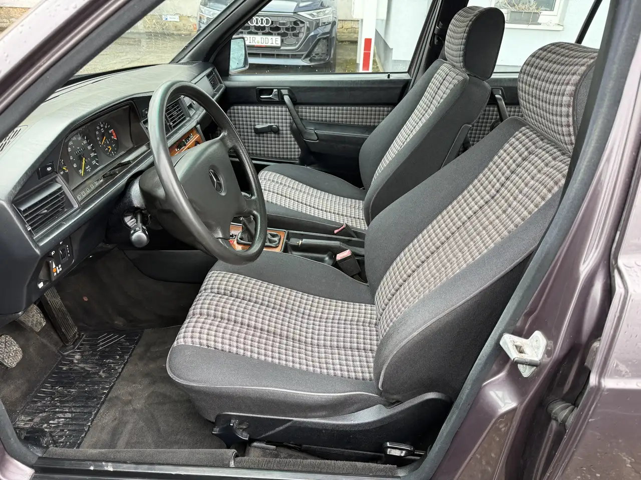 Mercedes-Benz 190 E 1.8, foto 9