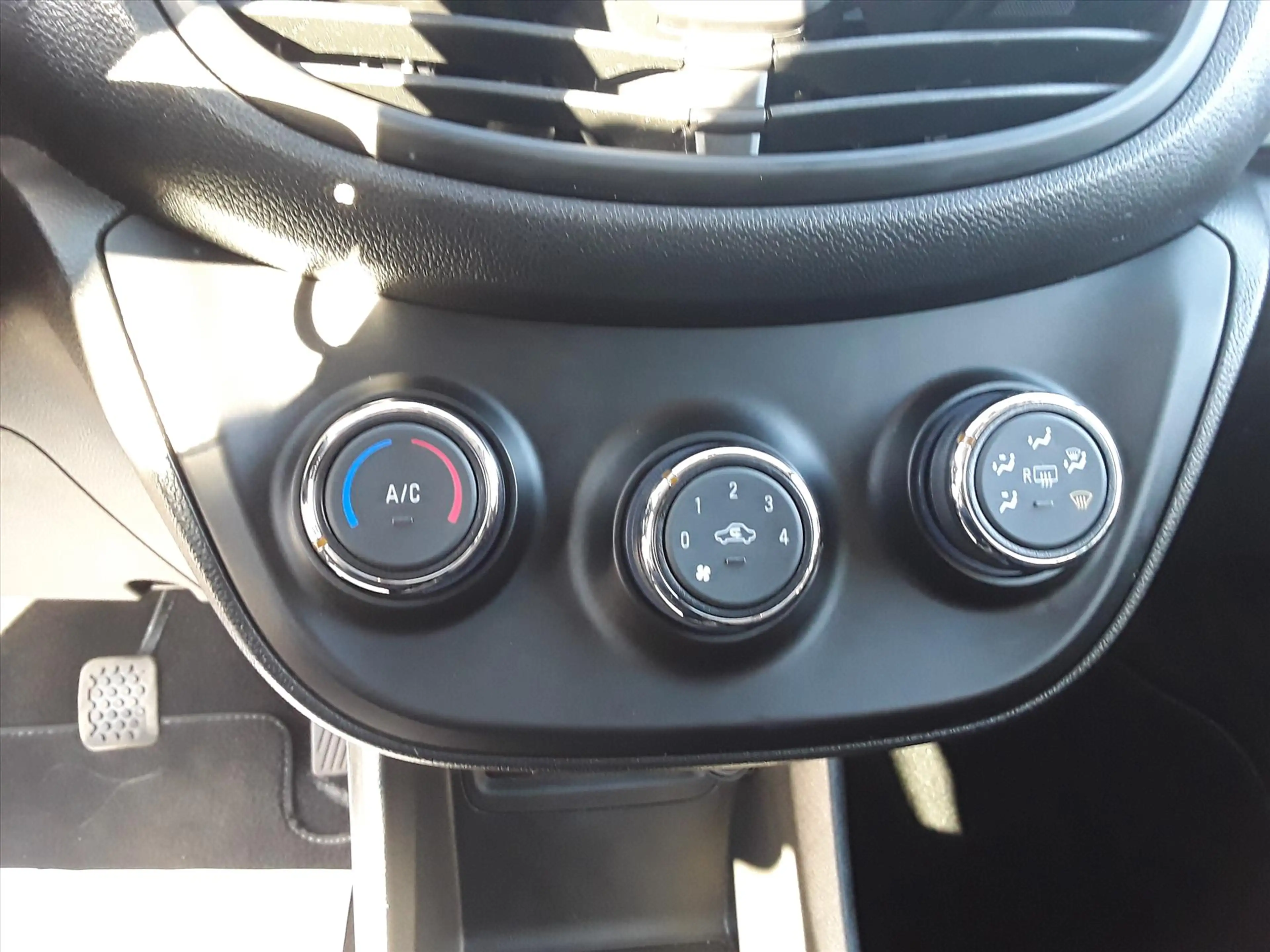 Opel Karl 1.0 Start/Stop 75pk 120 Jaar Edition — photo 15
