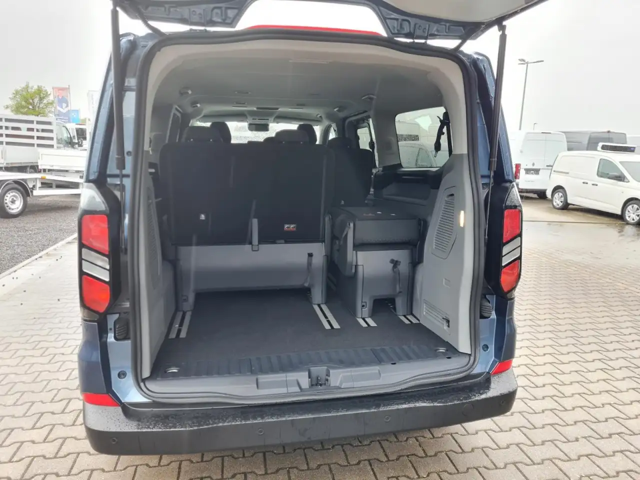 Ford Tourneo Custom 320 L2 Family 8 Sitzer 5x vorhanden Klima 6