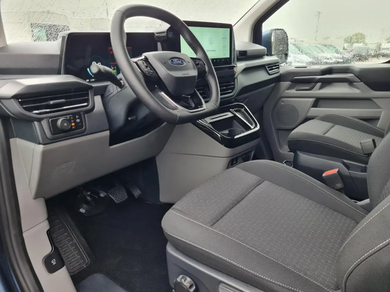 Ford Tourneo Custom 320 L2 Family 8 Sitzer 5x vorhanden Klima 9