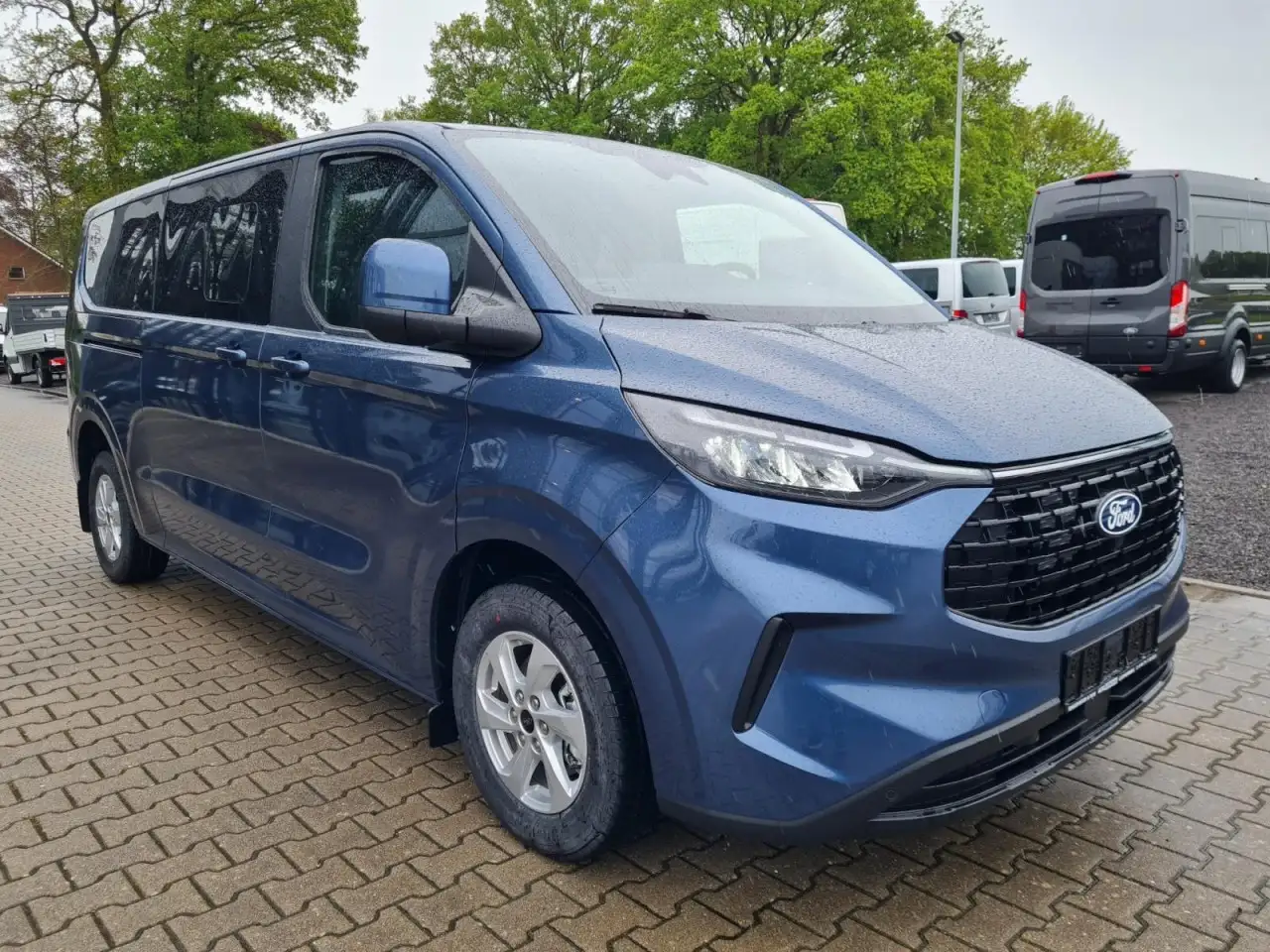 Ford Tourneo Custom 320 L2 Family 8 Sitzer 5x vorhanden Klima 4