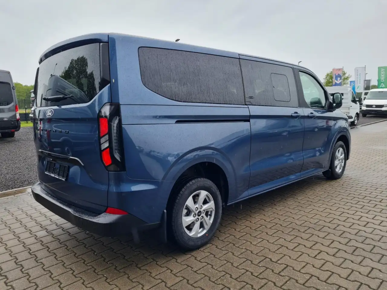 Ford Tourneo Custom 320 L2 Family 8 Sitzer 5x vorhanden Klima 5