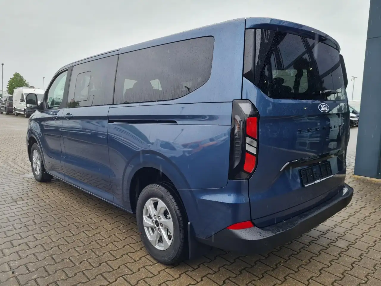 Ford Tourneo Custom 320 L2 Family 8 Sitzer 5x vorhanden Klima 7