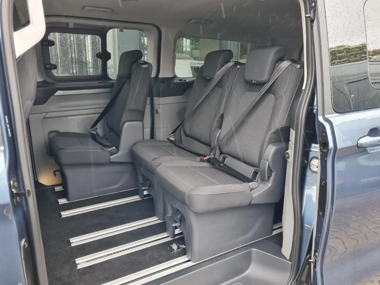 Ford Tourneo Custom 320 L2 Family 8 Sitzer 5x vorhanden Klima 2