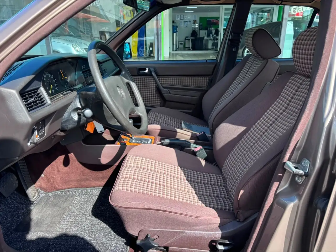 Mercedes-Benz 190 E 1.8 Automatik **GEPFLEGT*AMG STYLING III*, foto 11