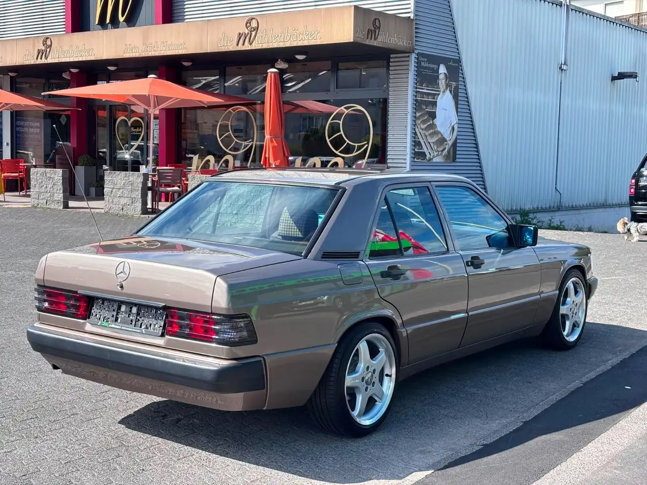 Mercedes-Benz 190 E 1.8 Automatik **GEPFLEGT*AMG STYLING III*, foto 10