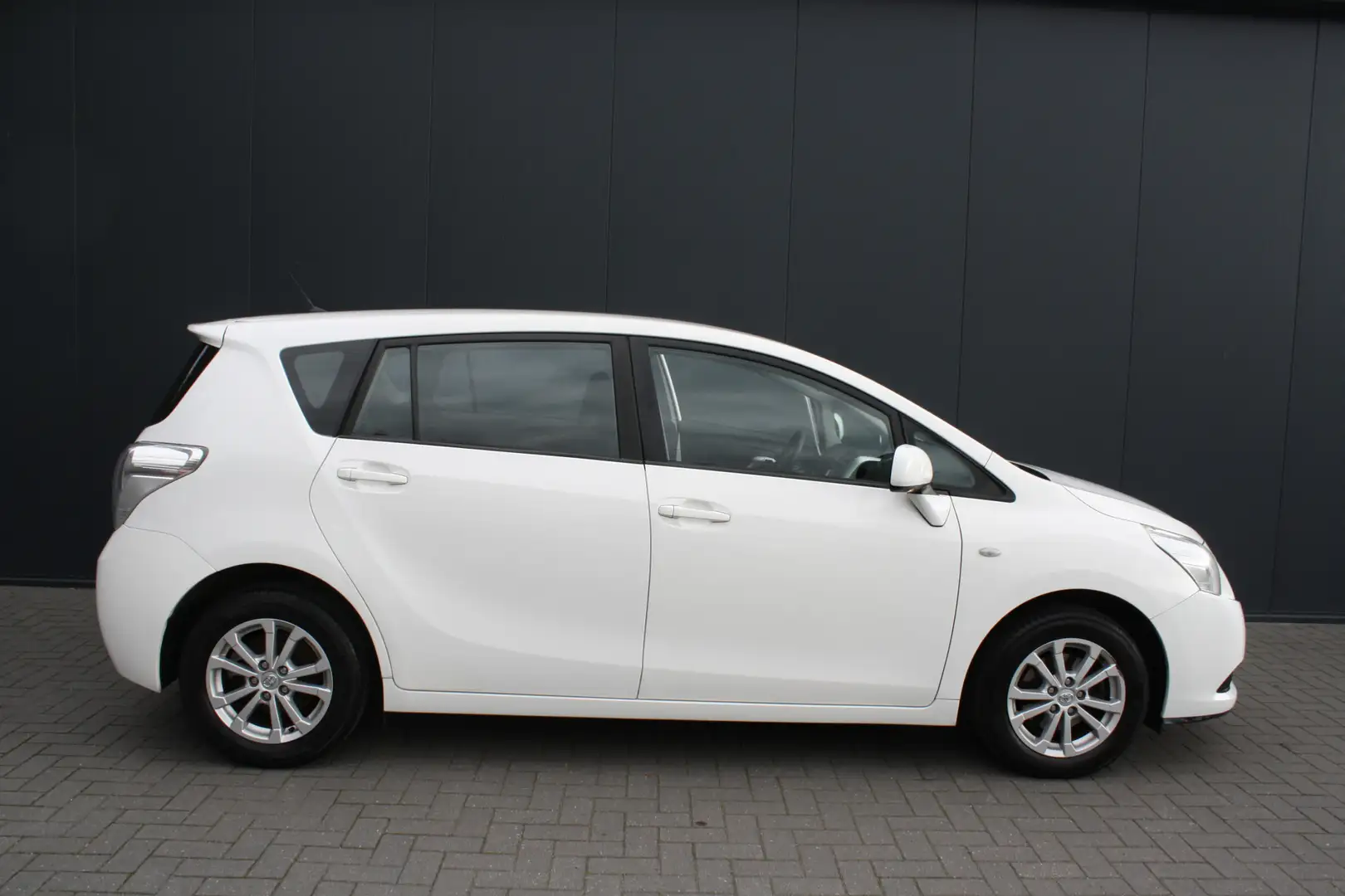 Toyota Verso 1.8 VVT-i Aspiration - NAVIGATIE - CAMERA - TREKHA Blanc - 2