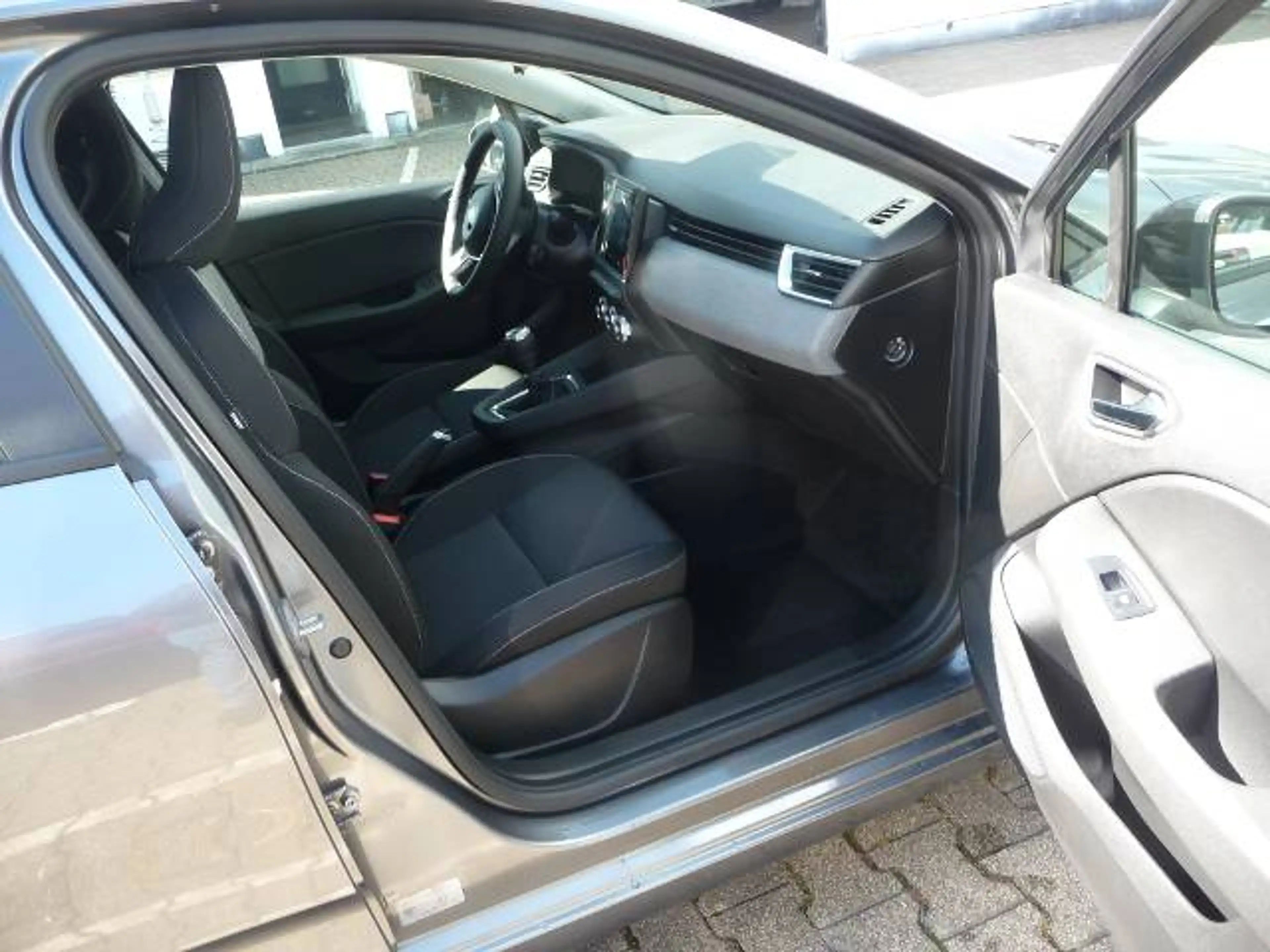 Mitsubishi Colt PLUS 1.0 T-Benziner 6-Gang — photo 9