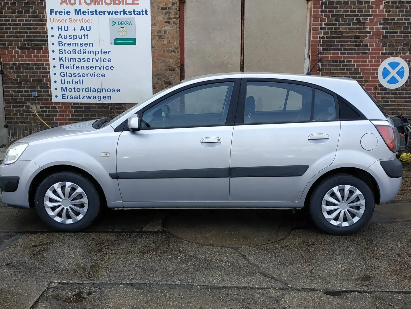 Kia Rio 1.4 EX/ TÜV NEU/ wenig KM/ neue Allwetterreifen Argintiu - 2