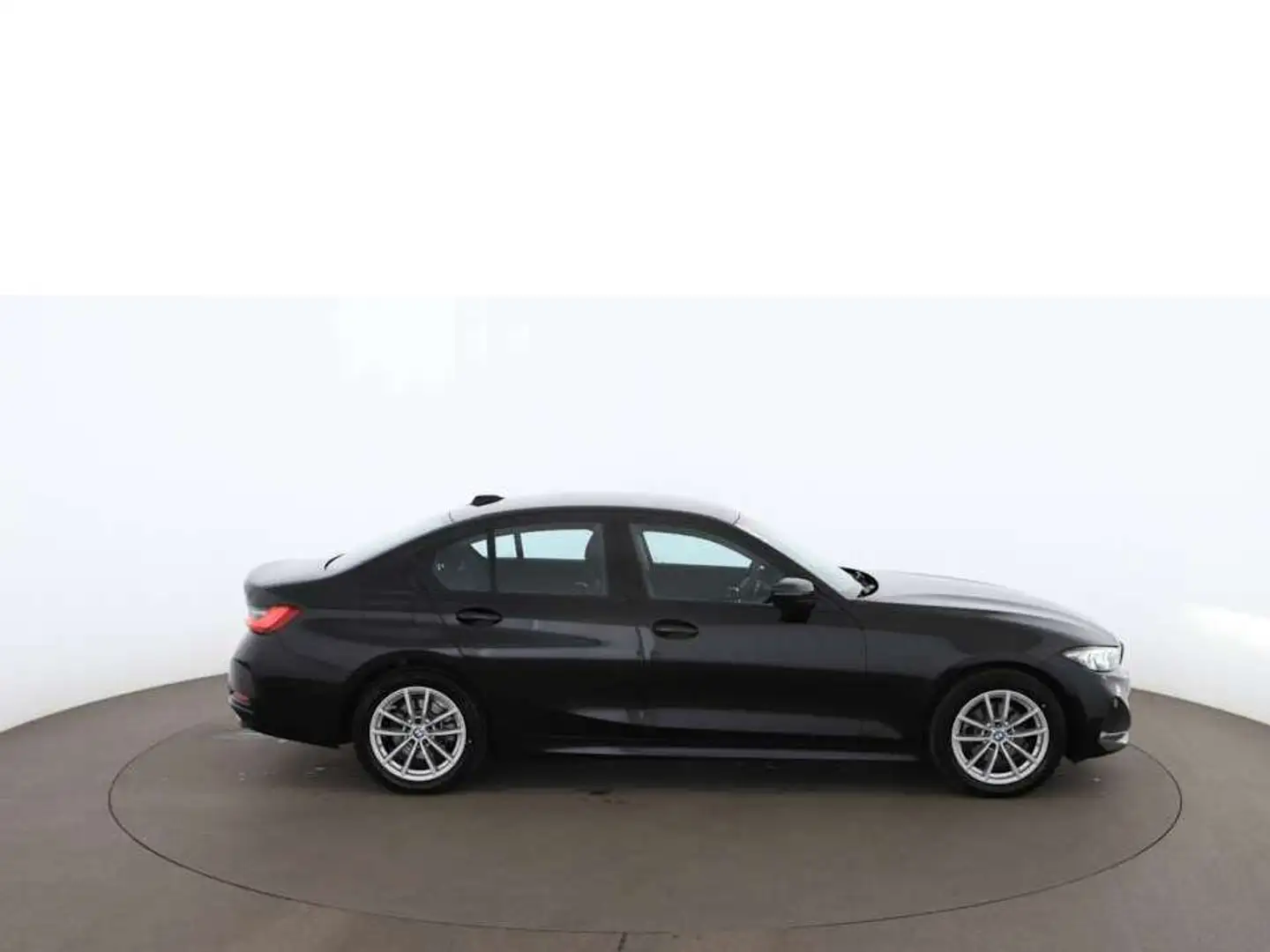 BMW 320 d Aut LED NAVI ASSIST SITZHZG TEMP PDC Schwarz - 2