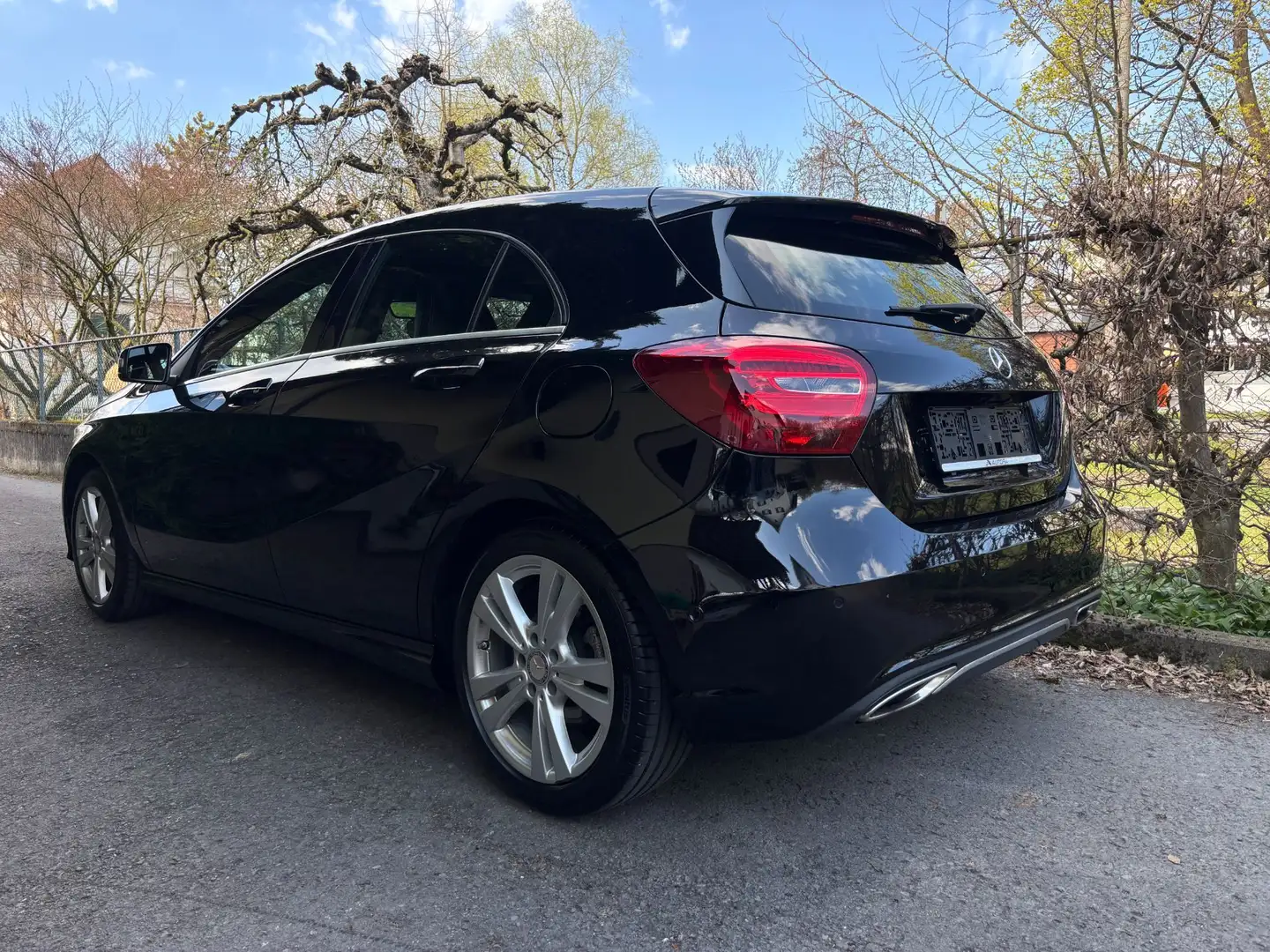 Mercedes-Benz A 180 Urban Style / lückenlos Servicegepflegt Schwarz - 1