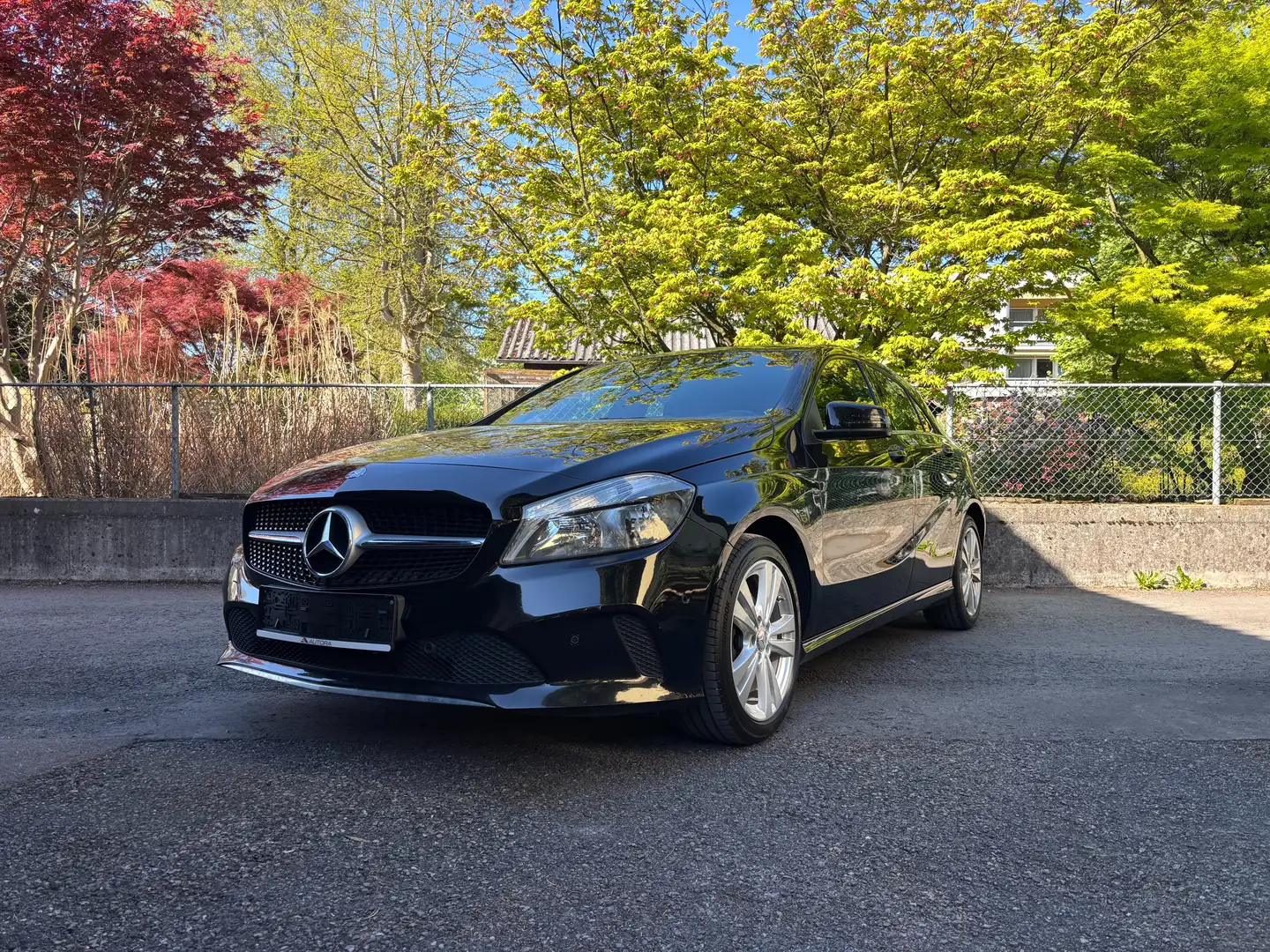 Mercedes-Benz A 180 Pickerl 05/2027 / lückenlos Servicegepflegt Schwarz - 1