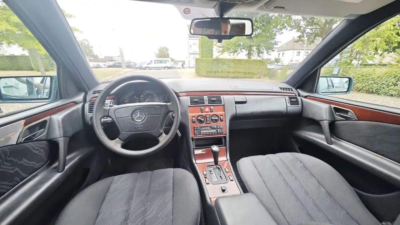 Mercedes-Benz E 230 Limousine Tüv Neu Automatik Klima, foto 10