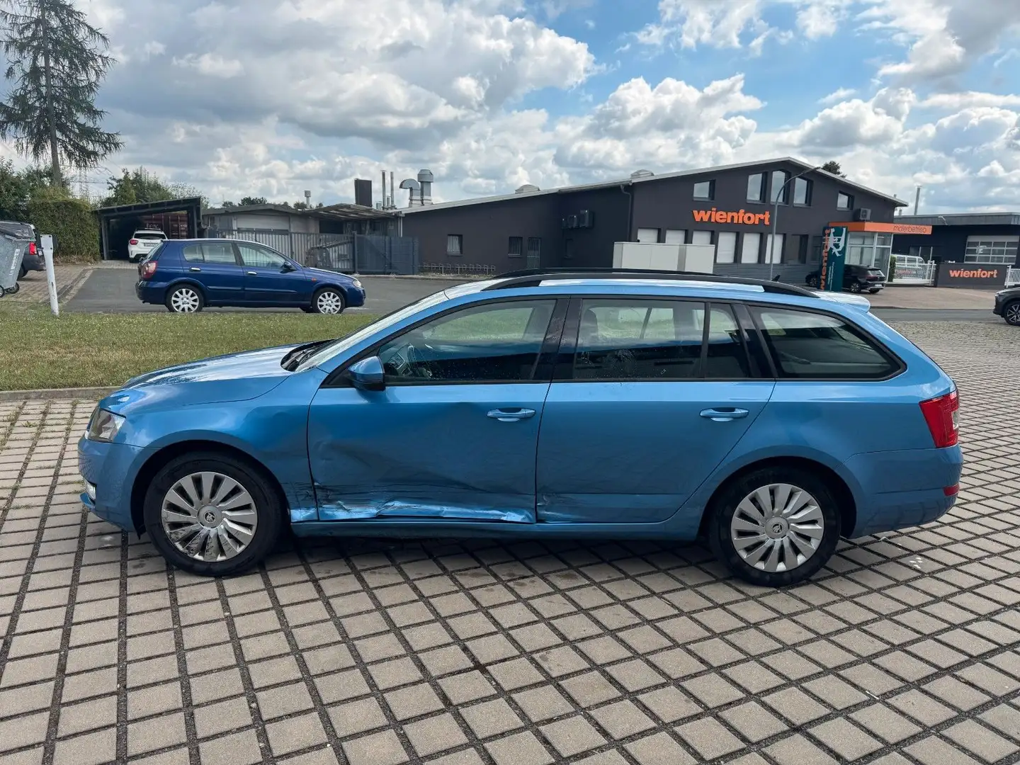 Skoda Octavia Combi Ambition Blau - 2