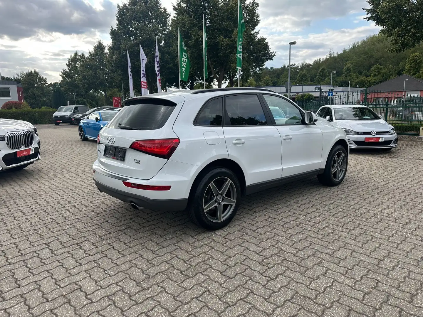 Audi Q5 2.0 TFSI quattro Bi-Xen Navi Leder Temp AHK Weiß - 2