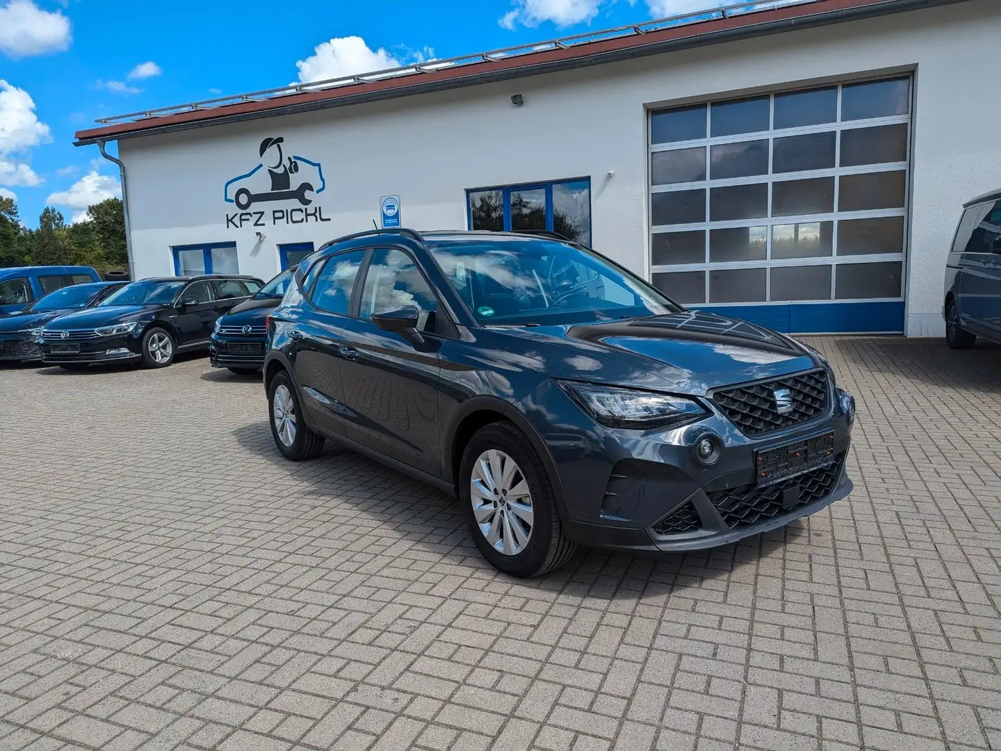 SEAT Arona Style Edition 1,0TSI DSG,AHK,LED,SHZ,ALU,P Schwarz - 2