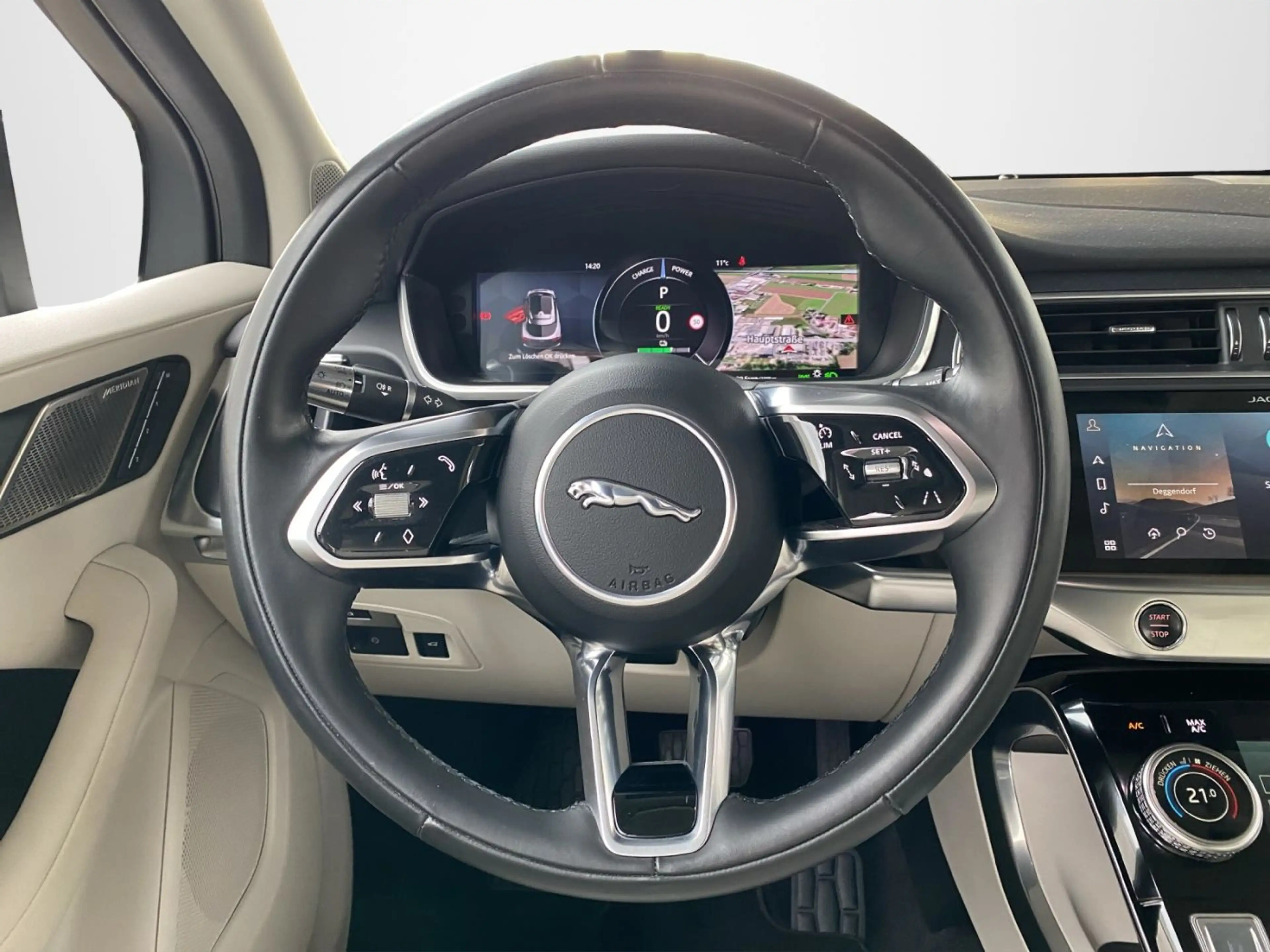 Jaguar I-Pace EV320 SE FLA HUD ParkAss. SpurW SpurH — photo 10